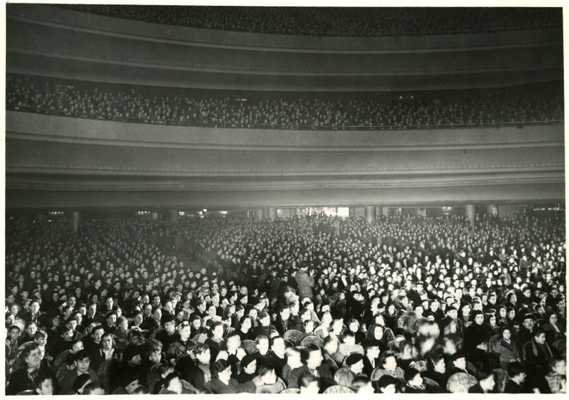 25 Gaumont_Palace_salle_1941 PHO 08-331
